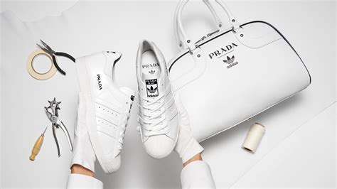 Prada per adidas, le prime immagini delle sneakers e della borsa